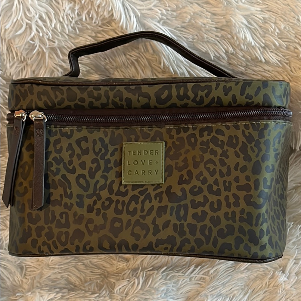Tender Love & Carry Leopard Print Makeup Bag